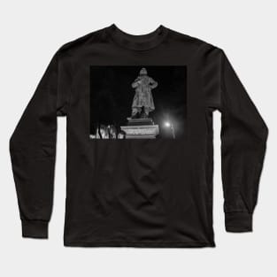 Statue of David Hannesmann Long Sleeve T-Shirt